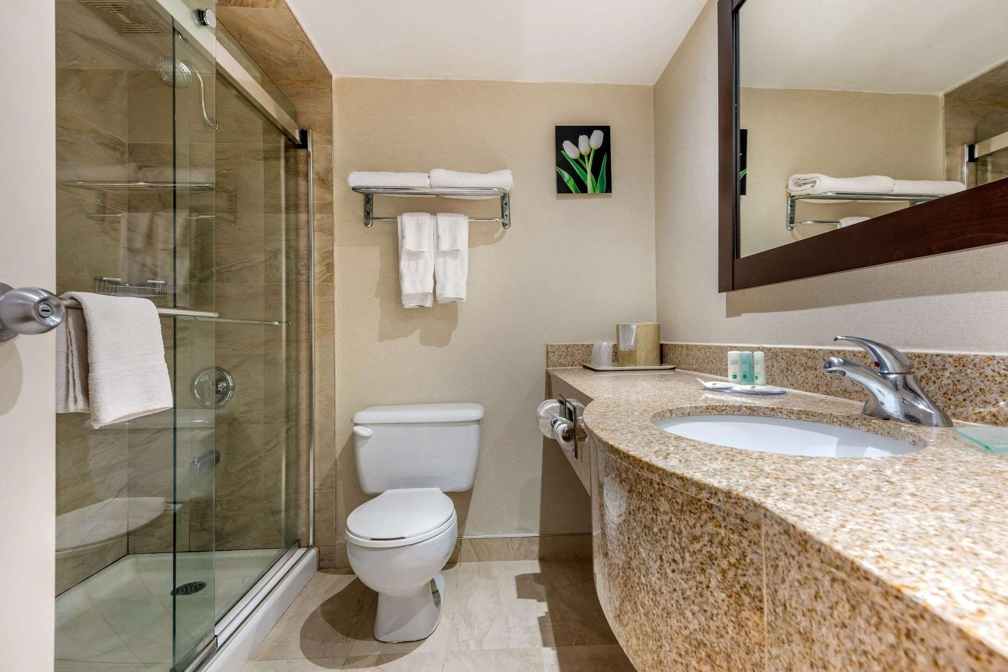Quality Inn & Suites Brampton Eksteriør bilde