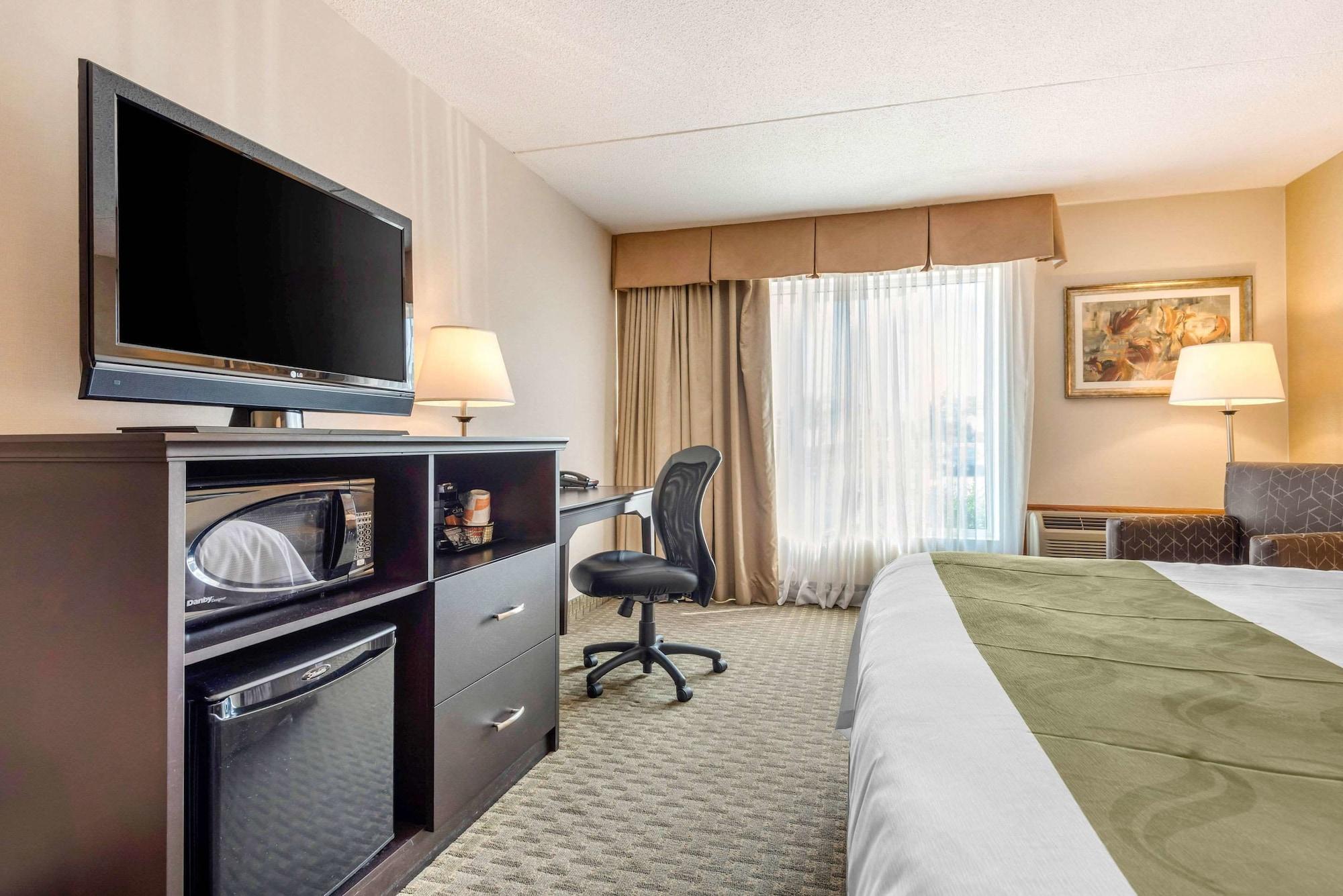 Quality Inn & Suites Brampton Eksteriør bilde