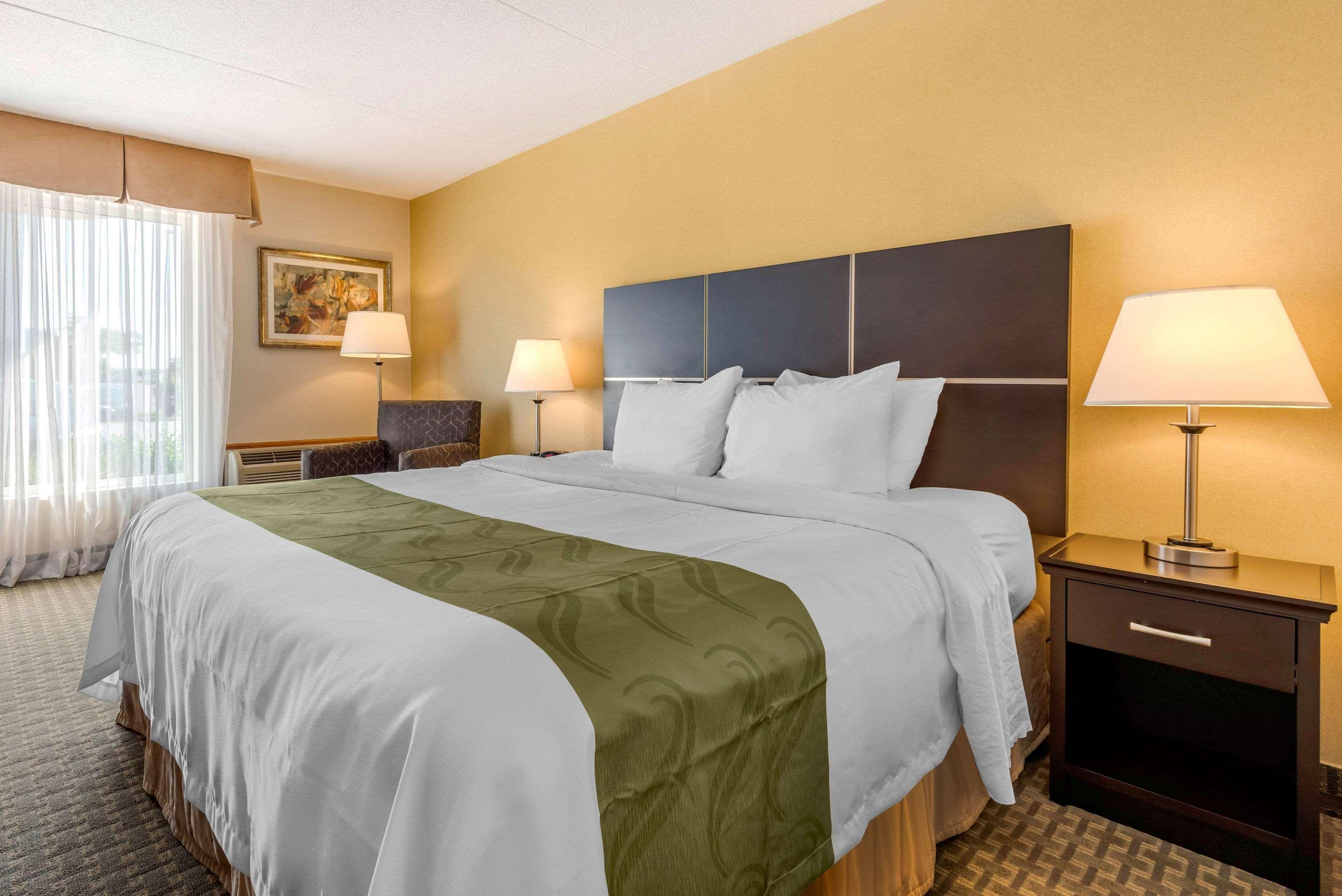 Quality Inn & Suites Brampton Eksteriør bilde