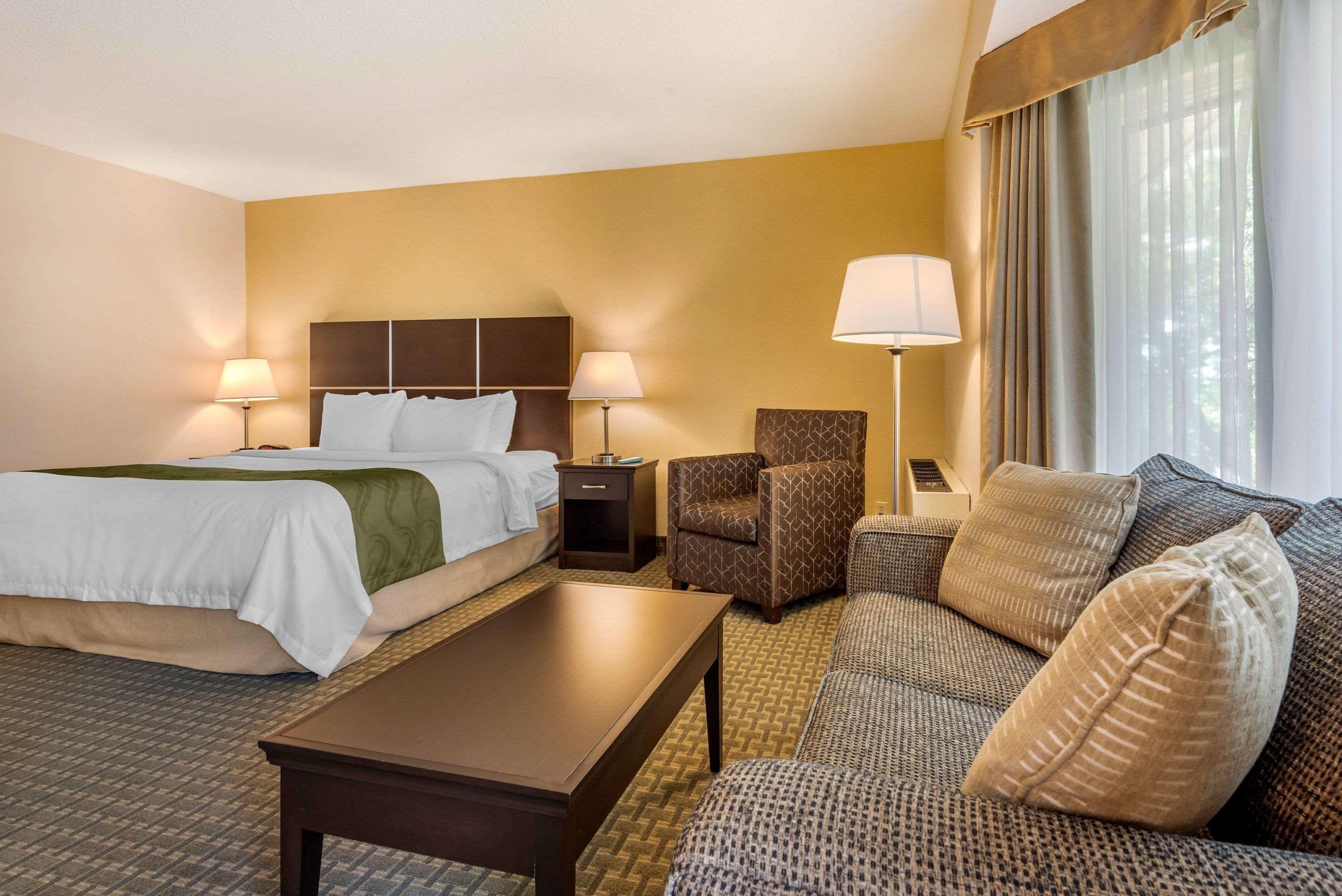 Quality Inn & Suites Brampton Eksteriør bilde