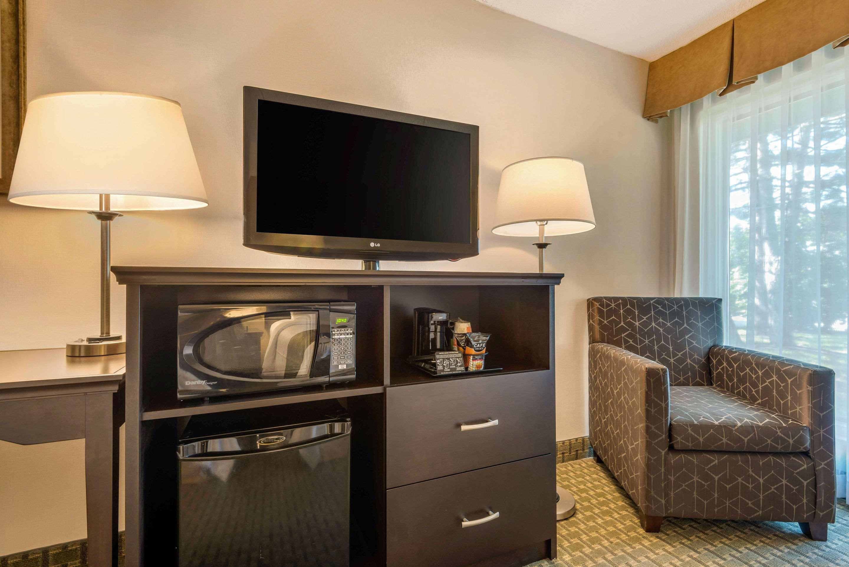 Quality Inn & Suites Brampton Eksteriør bilde