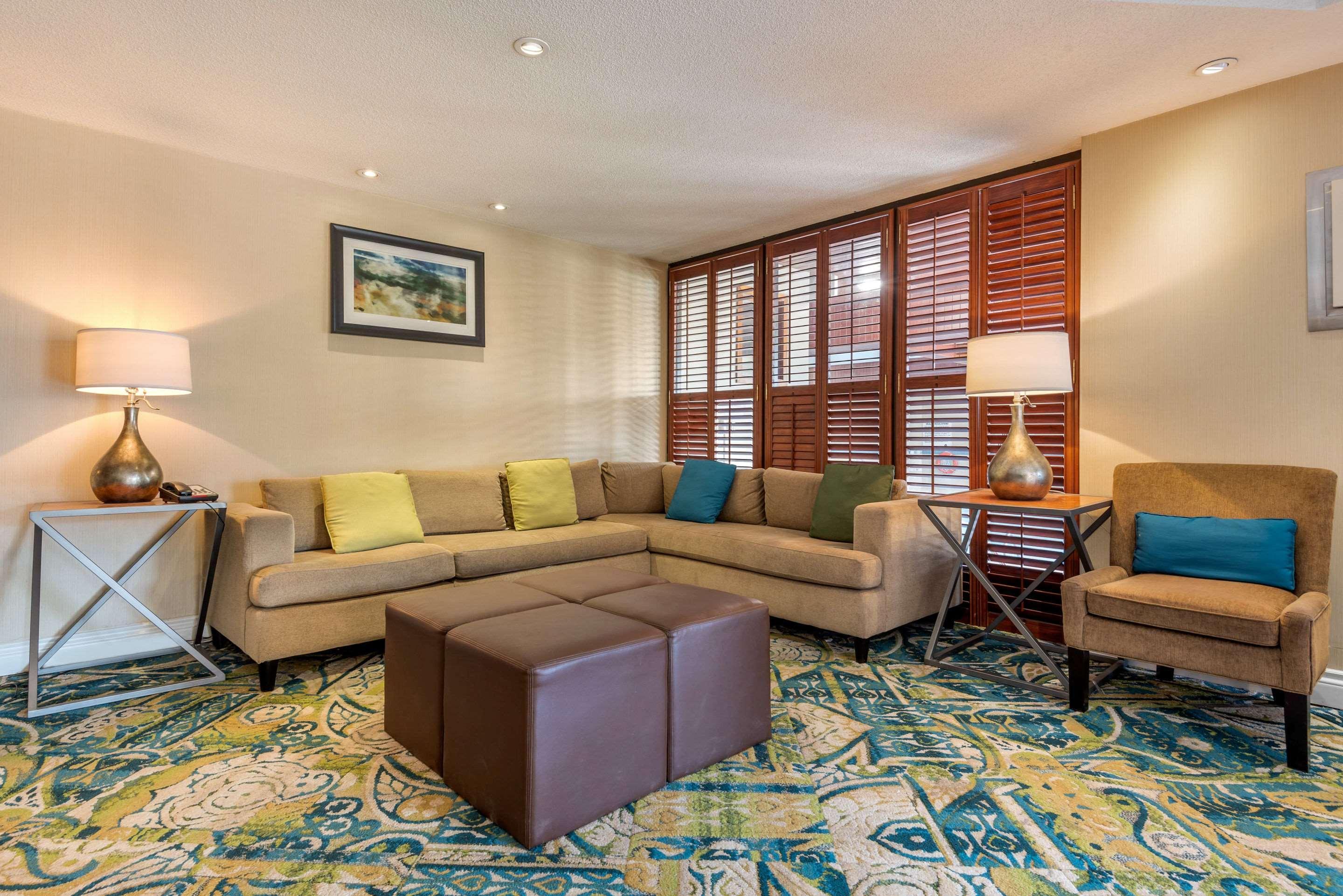 Quality Inn & Suites Brampton Eksteriør bilde