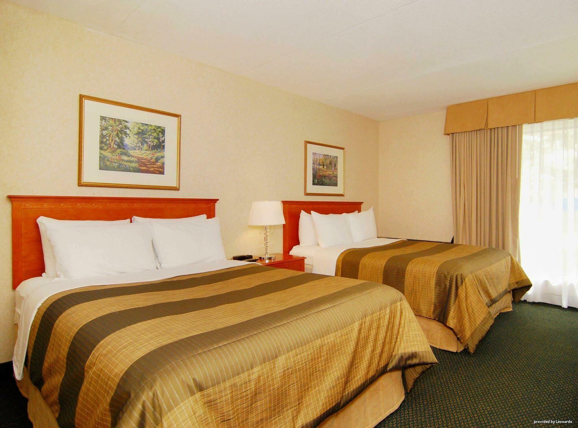 Quality Inn & Suites Brampton Eksteriør bilde